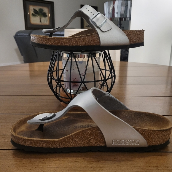 SOLD - BIRKENSTOCK GIZEH Birko-Flor Sandals Silver - Picture 4 of 7